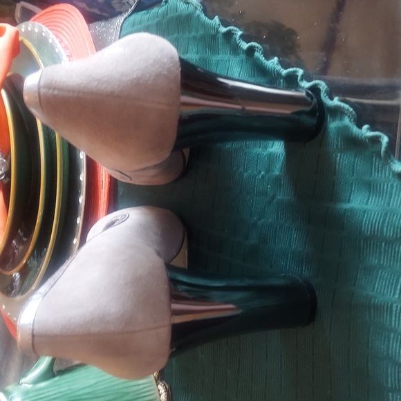 Cole Haan Gray Heels with Silver Block Heel - Picture 3 of 9